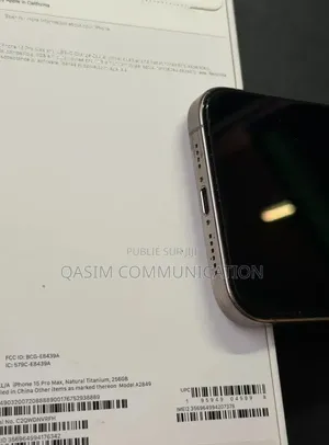 Apple iPhone 15 Pro Max 256 GB Gris