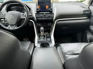 Mitsubishi Eclipse Cross 2022 Gris