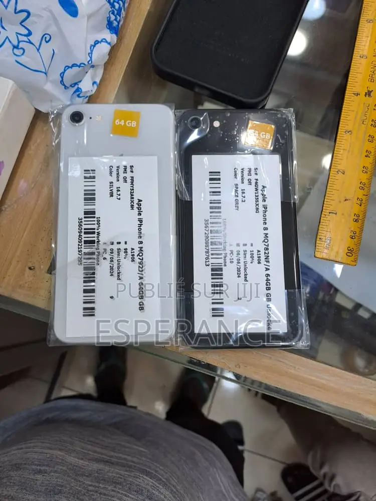 Apple iPhone 8 64 GB Noir