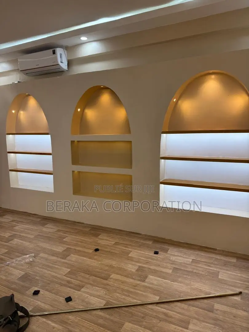 Cession 6,5m 2 Plateaux 4p RDC Ambassade Togo Spa Coiffure