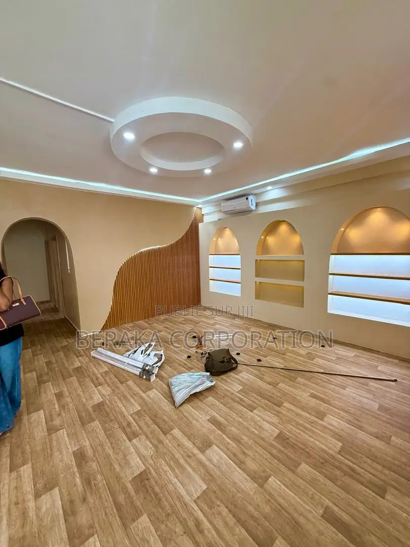 Cession 6,5m 2 Plateaux 4p RDC Ambassade Togo Spa Coiffure