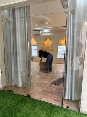 Cession 6,5m 2 Plateaux 4p RDC Ambassade Togo Spa Coiffure