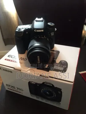 Canon Eos 2000d Avec l'Objectif 18-55mm