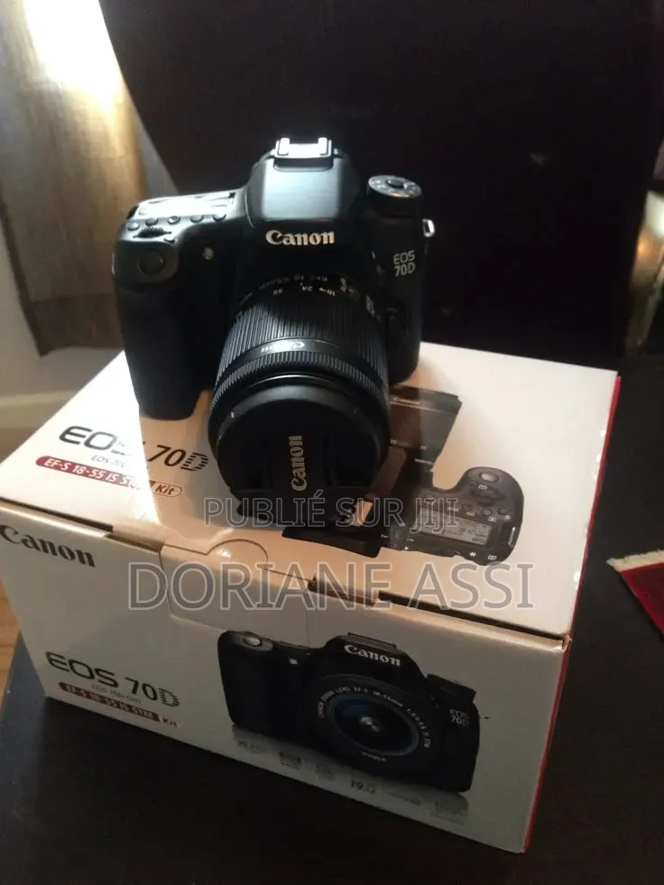 Canon Eos 2000d Avec l'Objectif 18-55mm
