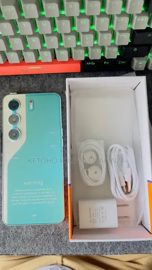 Nouveau Tecno Camon 40 Pro 5G 256 GB Noir