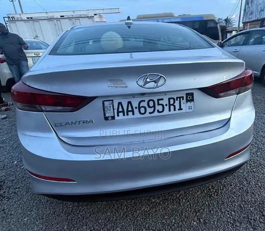 Hyundai Elantra 2017 Argenté