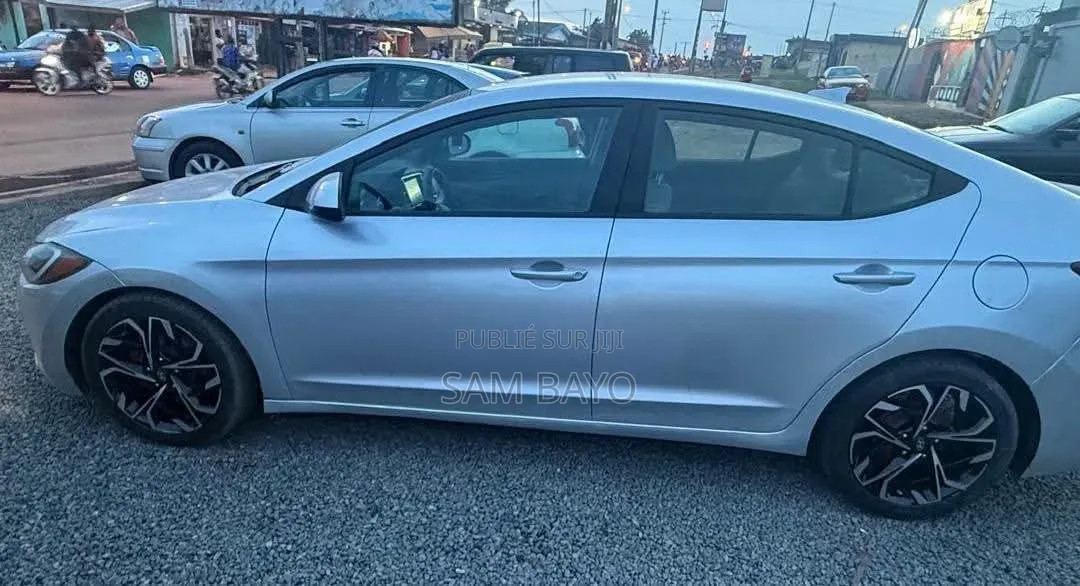 Hyundai Elantra 2017 Argenté