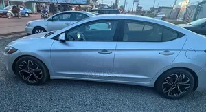 Hyundai Elantra 2017 Argenté