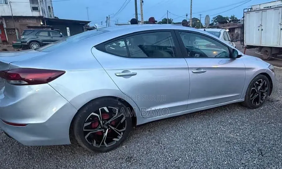Hyundai Elantra 2017 Argenté