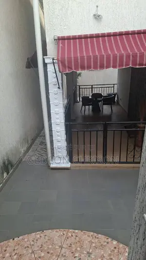 5chbre Villa dans Cocody à Louer