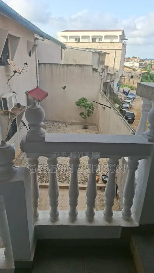 5chbre Villa dans Cocody à Louer