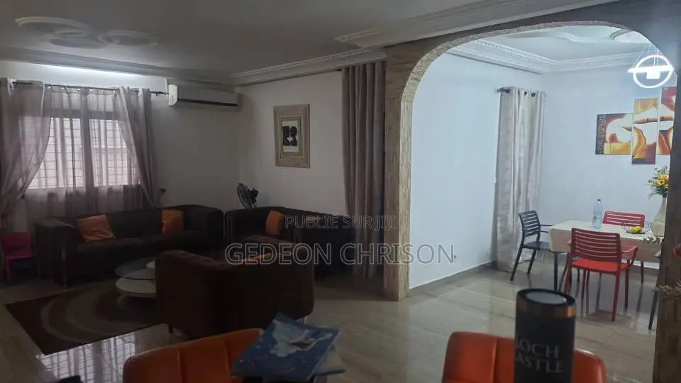 5chbre Villa dans Cocody à Louer