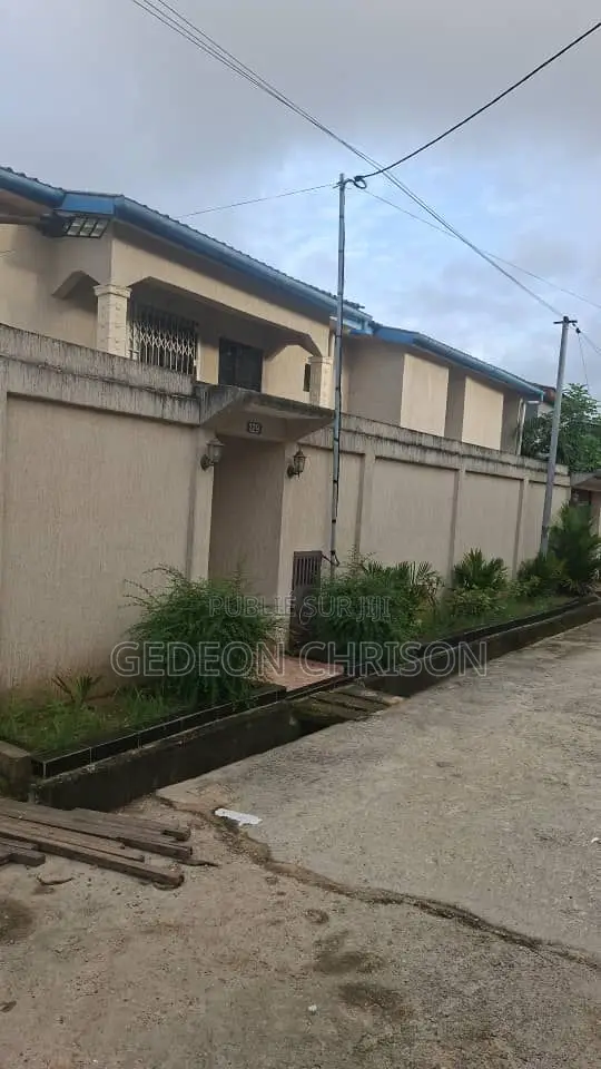 5chbre Villa dans Cocody à Louer