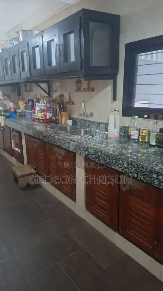 5chbre Villa dans Cocody à Louer