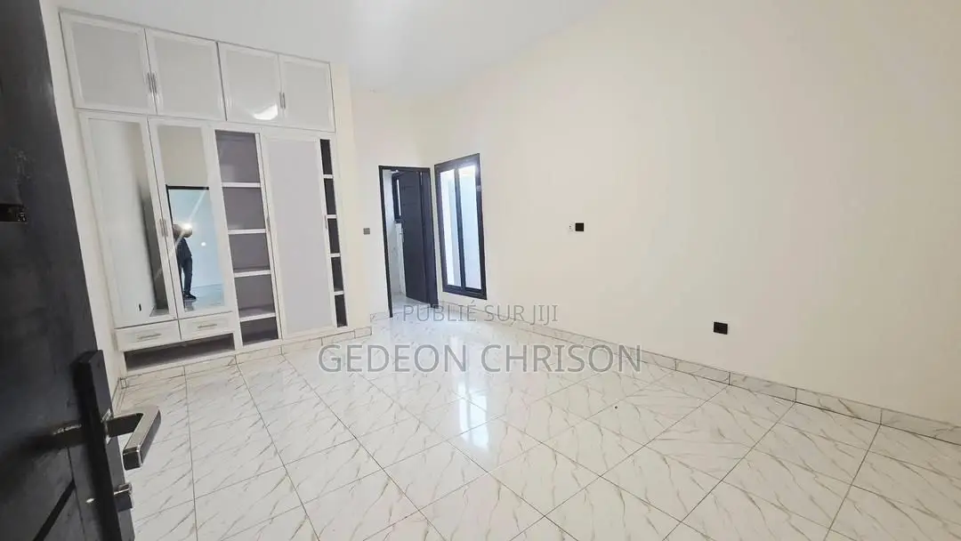 4chbre Villa dans Cocody à Louer
