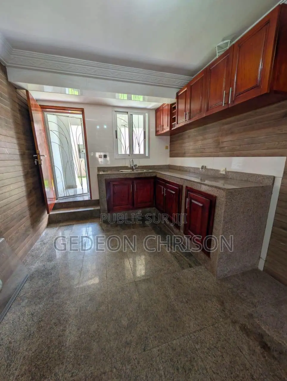 7chbre Villa dans Cocody à Louer