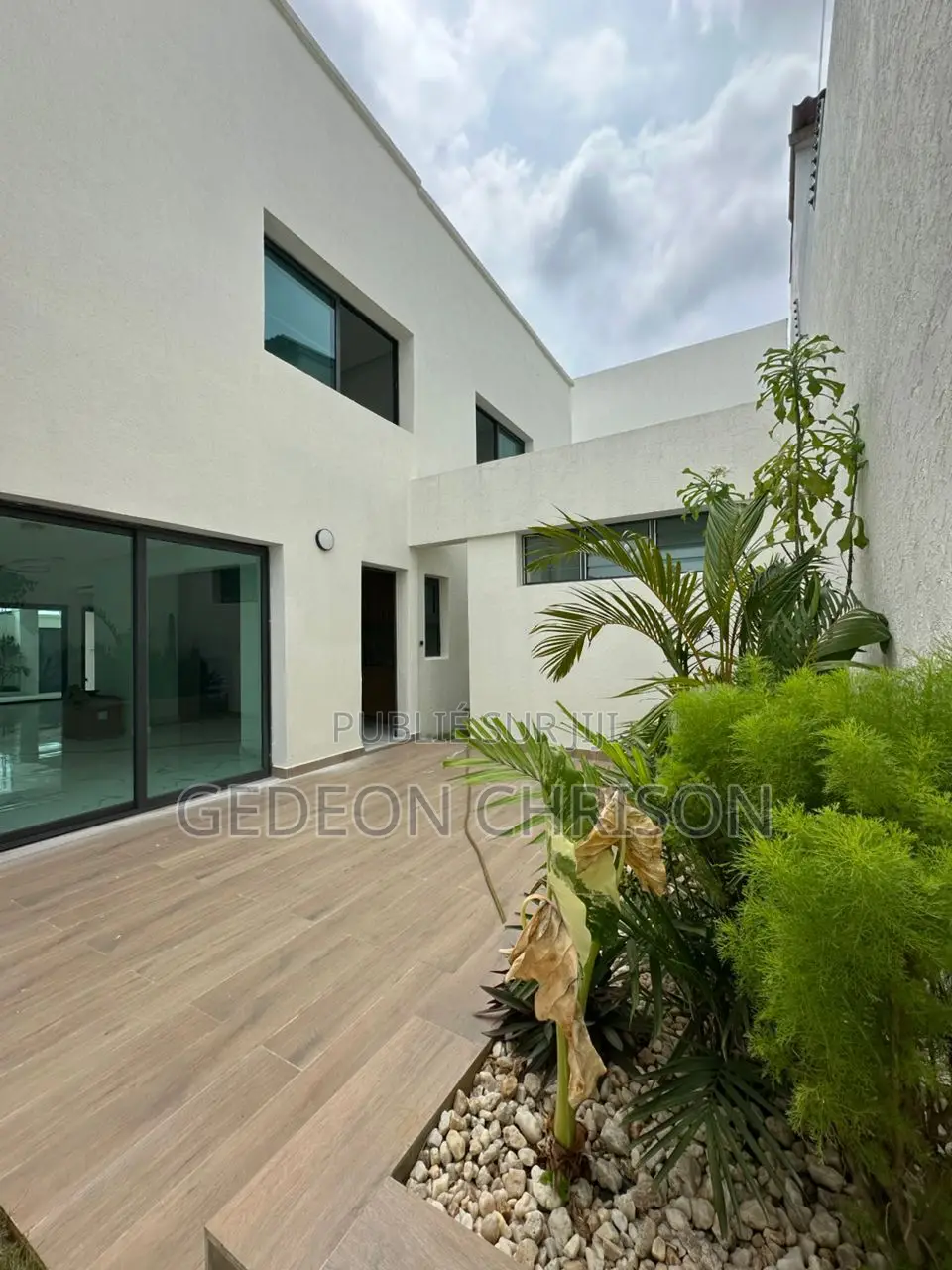 5chbre Villa dans Cocody à Louer