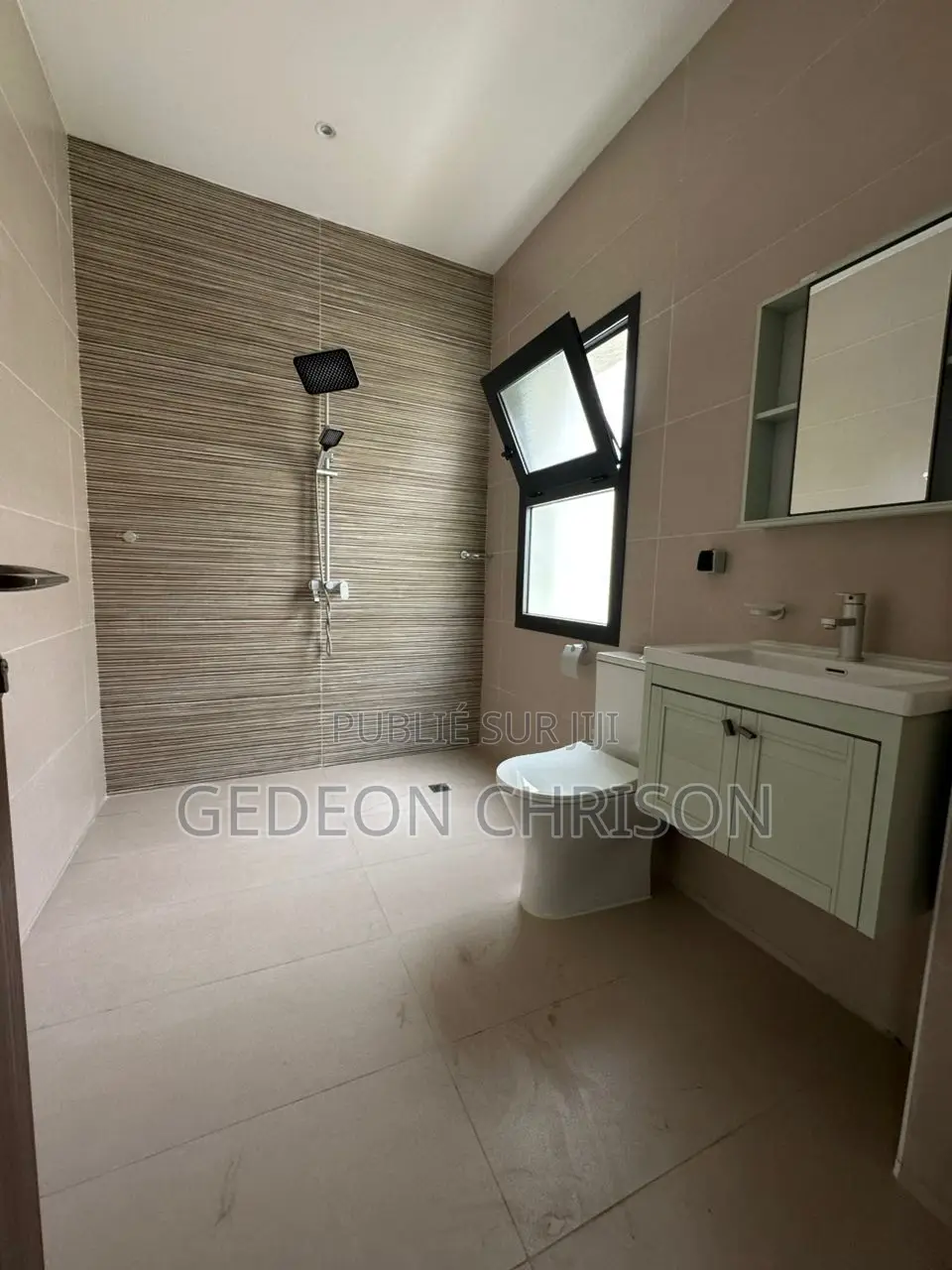 5chbre Villa dans Cocody à Louer