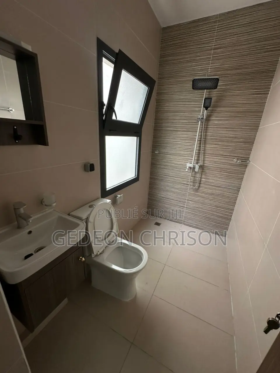 5chbre Villa dans Cocody à Louer