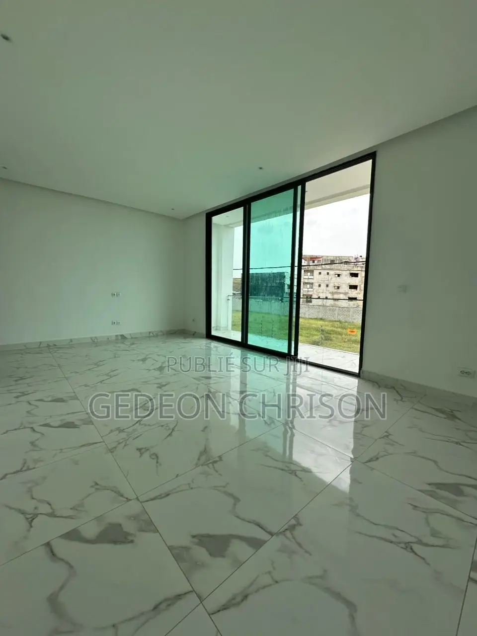 5chbre Villa dans Cocody à Louer