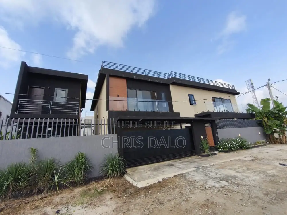 8chbre Duplex dans Djolo Pierre, Bingerville à Louer