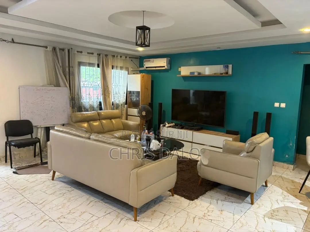 2chbre Appartement dans Djôlo Pierre, Cocody à Vendre