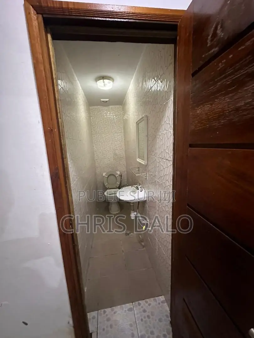 2chbre Appartement dans Djôlo Pierre, Cocody à Vendre