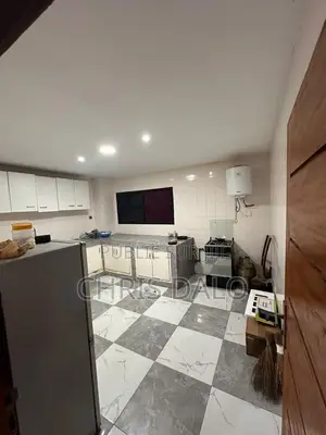 2chbre Appartement dans Djôlo Pierre, Cocody à Vendre