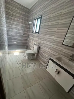 4chbre Duplex dans Djôlo Pierre, Cocody à Louer