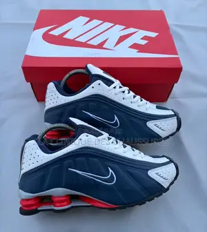 Nike Shox R4