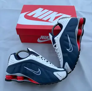 Nike Shox R4