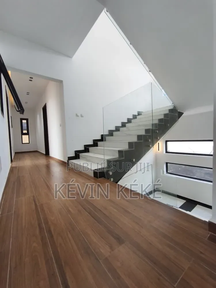 7chbre Duplex dans Grâces Immobilier, Bingerville à Louer