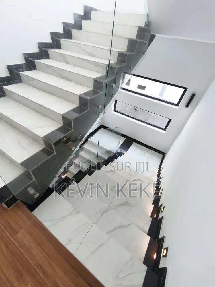 7chbre Duplex dans Grâces Immobilier, Bingerville à Louer