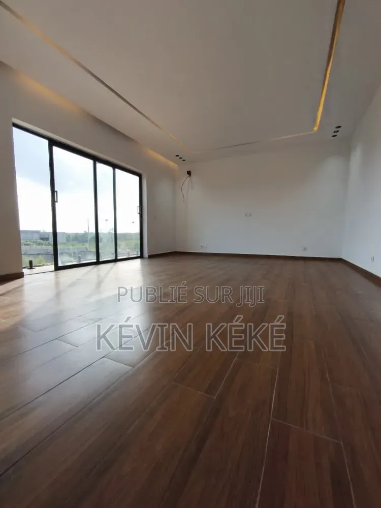 7chbre Duplex dans Grâces Immobilier, Bingerville à Louer