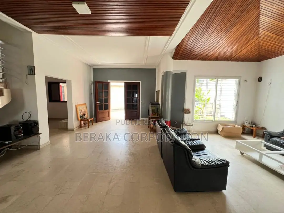 10chbre Duplex dans Beraka Corporation, Cocody à Vendre