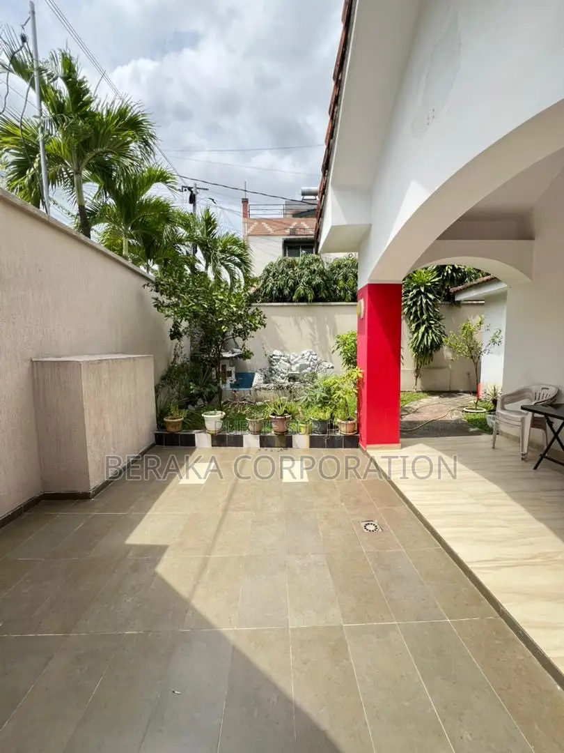 10chbre Duplex dans Beraka Corporation, Cocody à Vendre