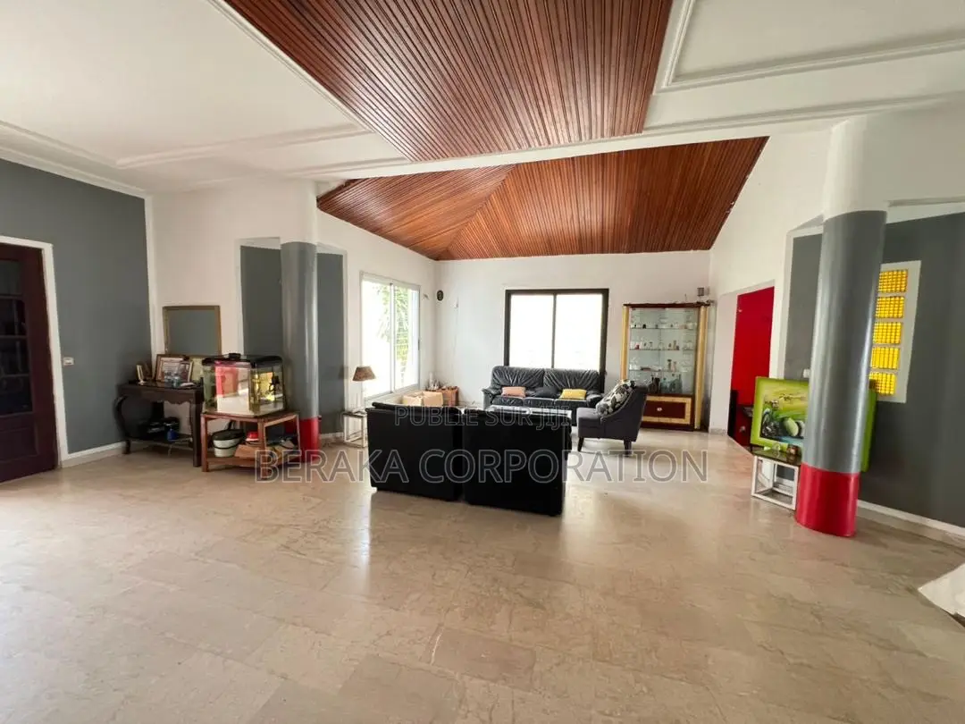 10chbre Duplex dans Beraka Corporation, Cocody à Vendre