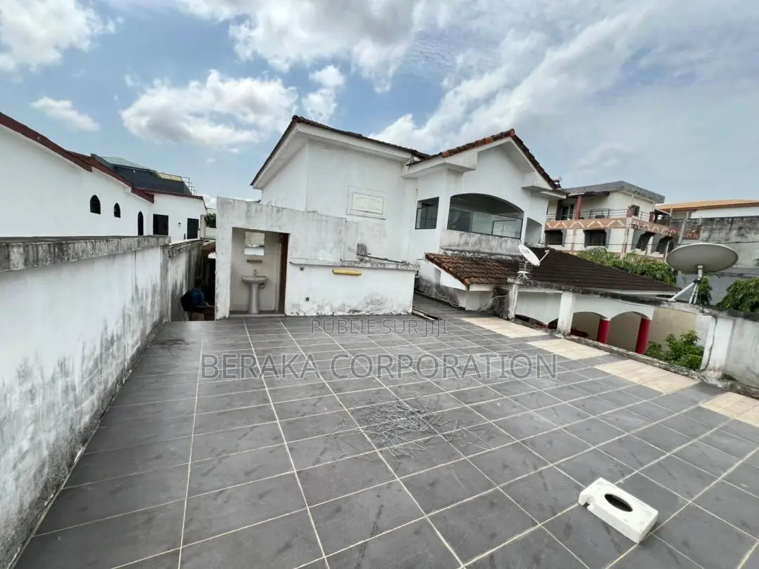 10chbre Duplex dans Beraka Corporation, Cocody à Vendre