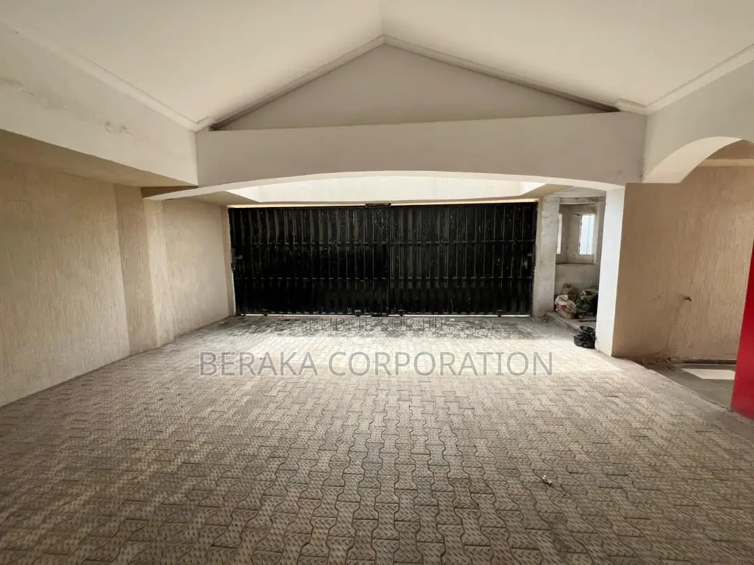 10chbre Duplex dans Beraka Corporation, Cocody à Vendre