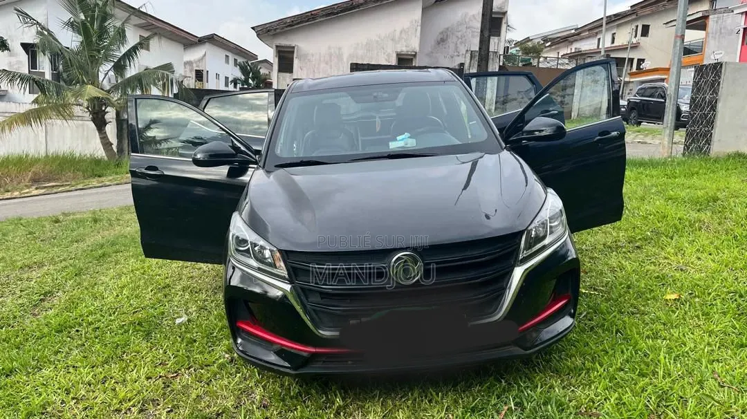 Dongfeng Glory 2023 Noir