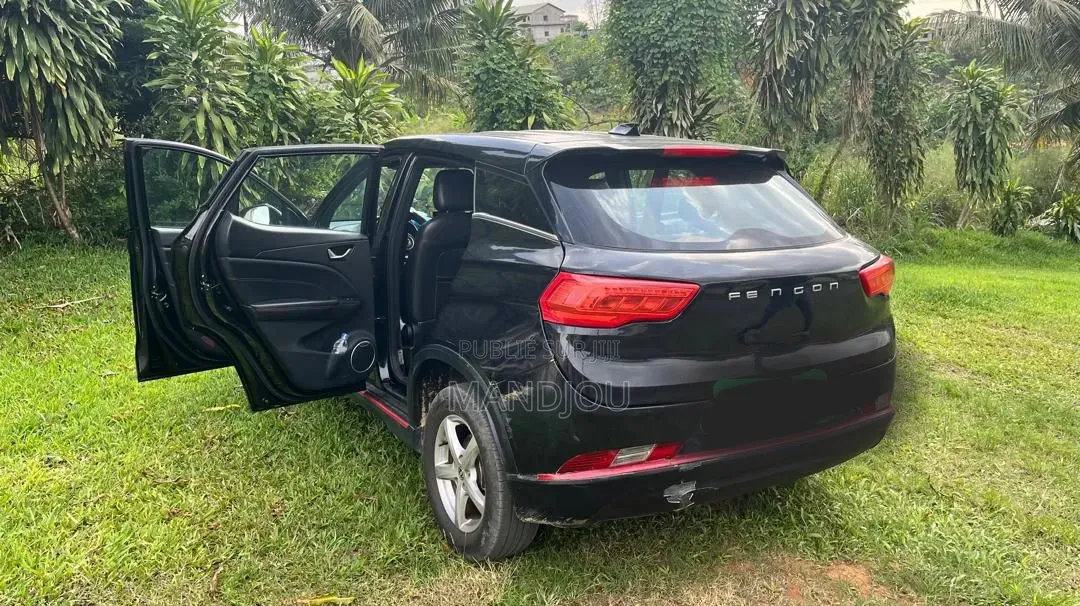 Dongfeng Glory 2023 Noir