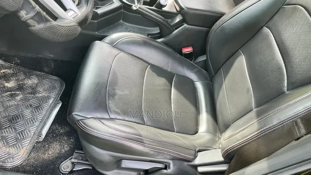Dongfeng Glory 2023 Noir