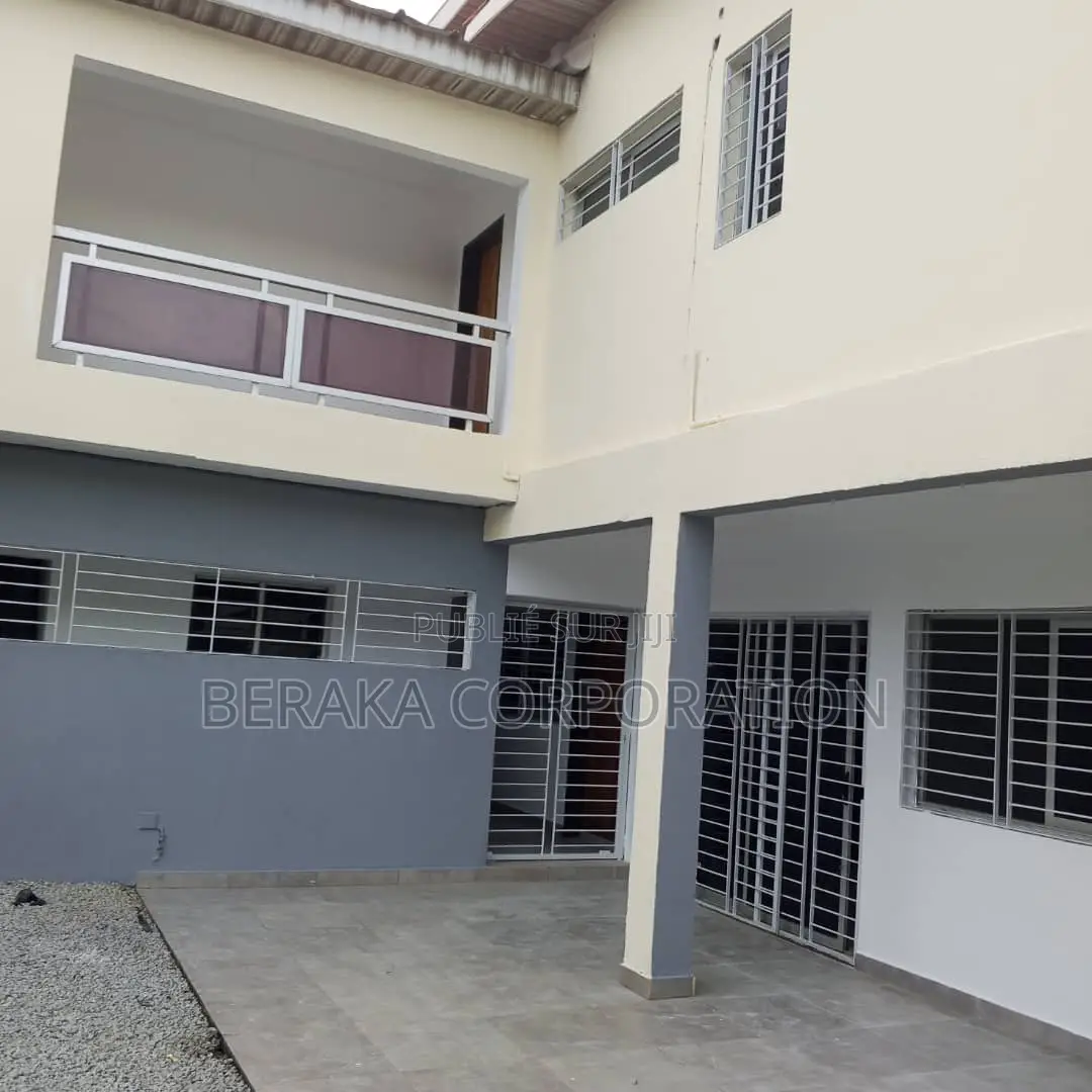 4chbre Duplex dans Beraka Corporation, Cocody à Vendre
