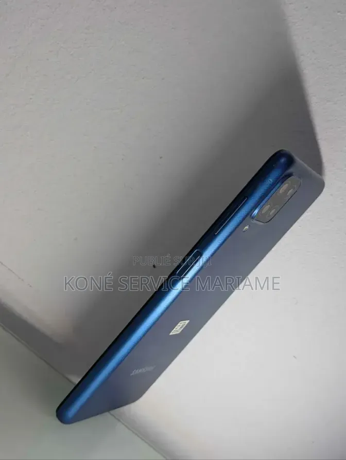 Nouveau Samsung Galaxy A12 128 GB Bleu