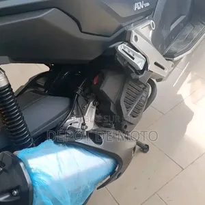 Nouveau TVS Neo NX 2025 Bleu