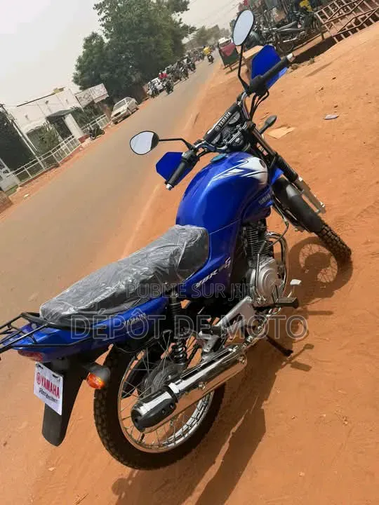 Nouveau Yamaha YBR125 2025 Bleu