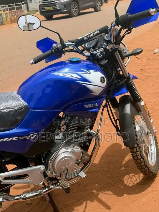 Nouveau Yamaha YBR125 2025 Bleu