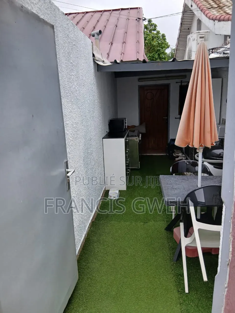 3chbre Duplex dans Francis Gweh, Cocody à Louer