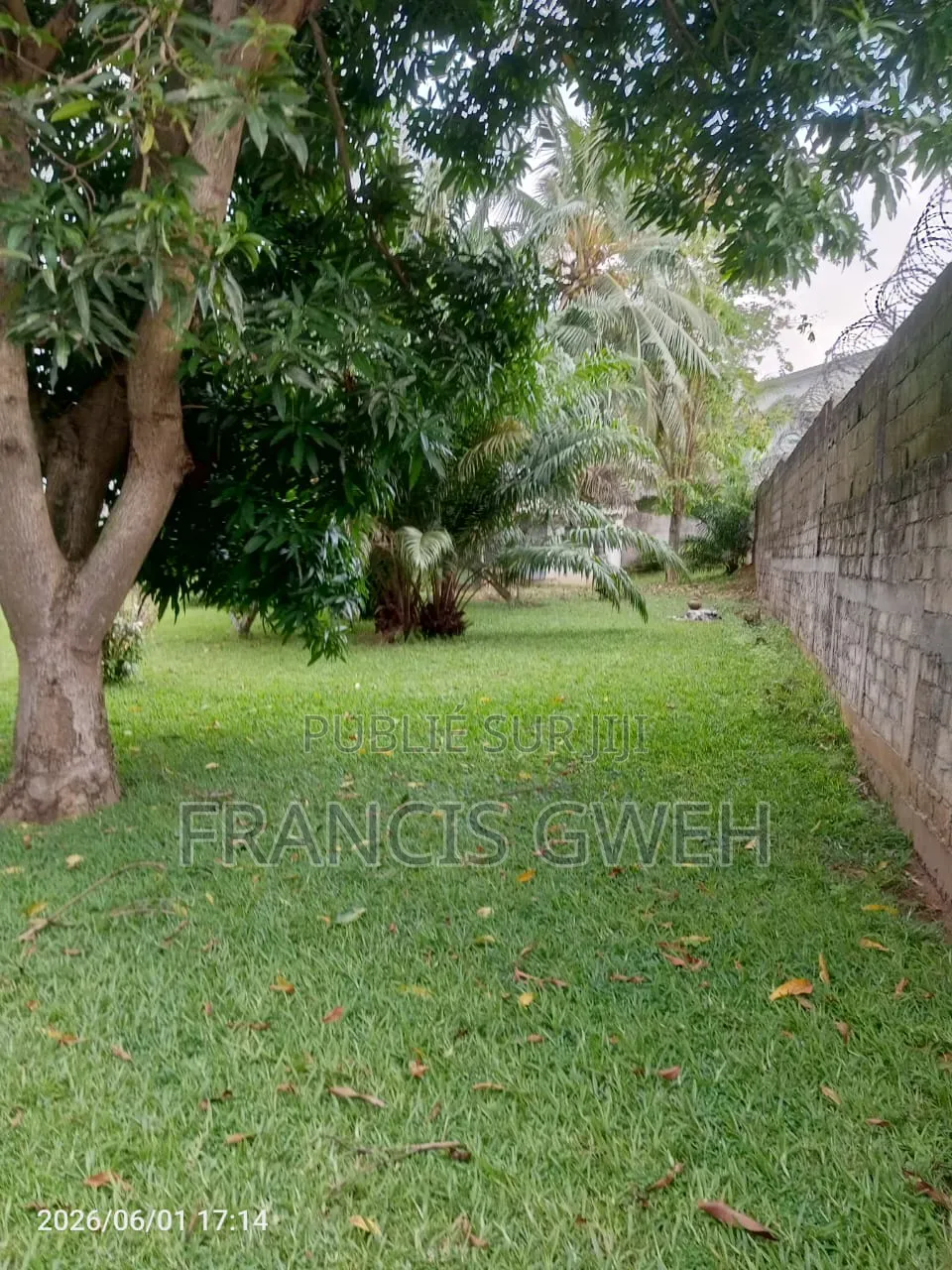 4chbre Duplex dans Francis Gweh, Cocody à Louer