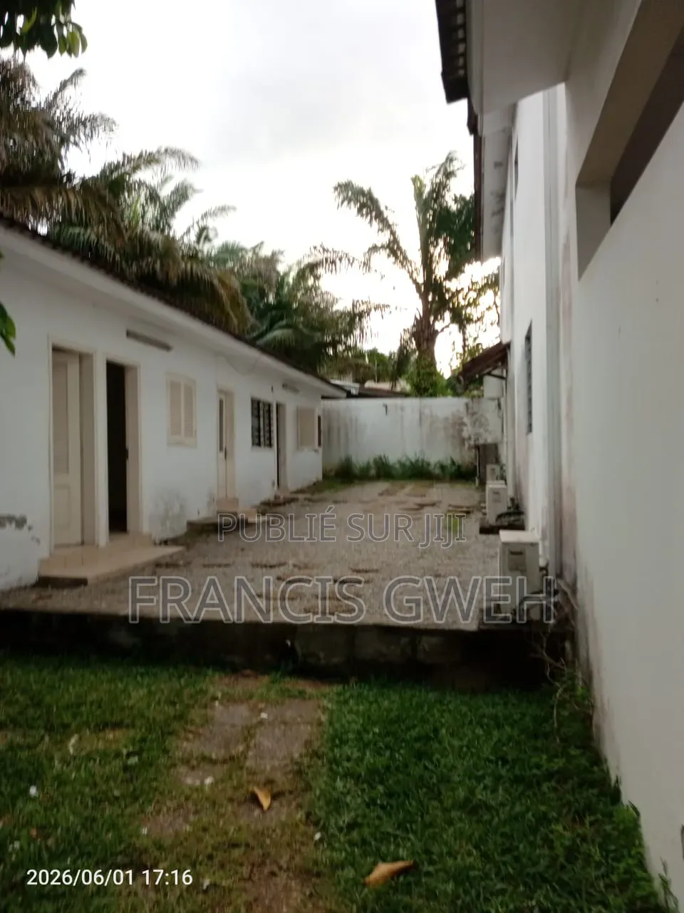 4chbre Duplex dans Francis Gweh, Cocody à Louer